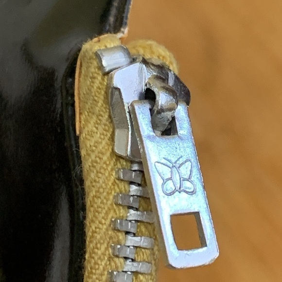 Disney Mickey Mouse Bundle Vintage Coin Purse, Baseball & Windup Toy - Picture 5 of 17